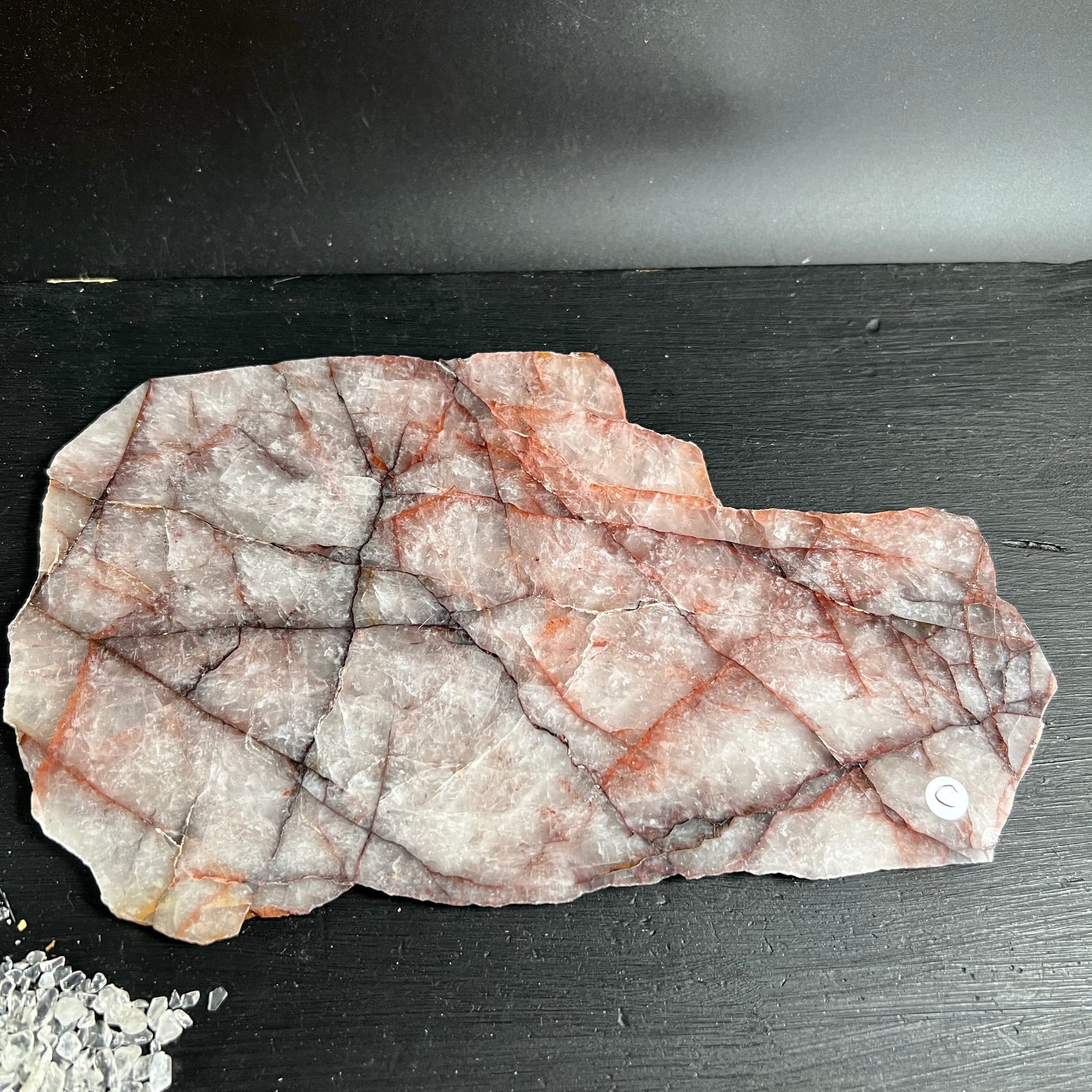 Feuerquarz | Variante | C | große | Platte | rote | Adern | Hematoid | Quarz | Madagaskar | Happy | Minerals