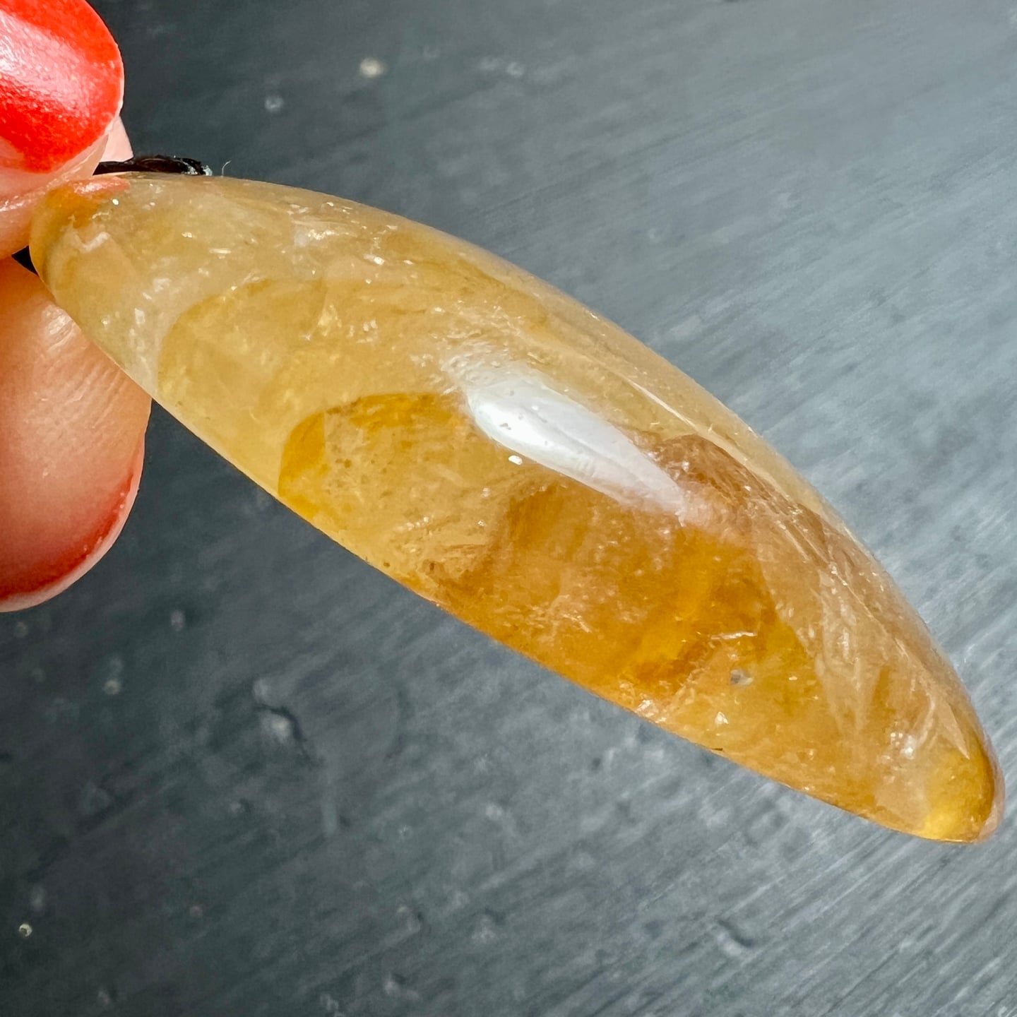 Golden Healer Quarz Anhänger goldgelb durchscheinend oval 40mm Schmuckstein | Happy Minerals