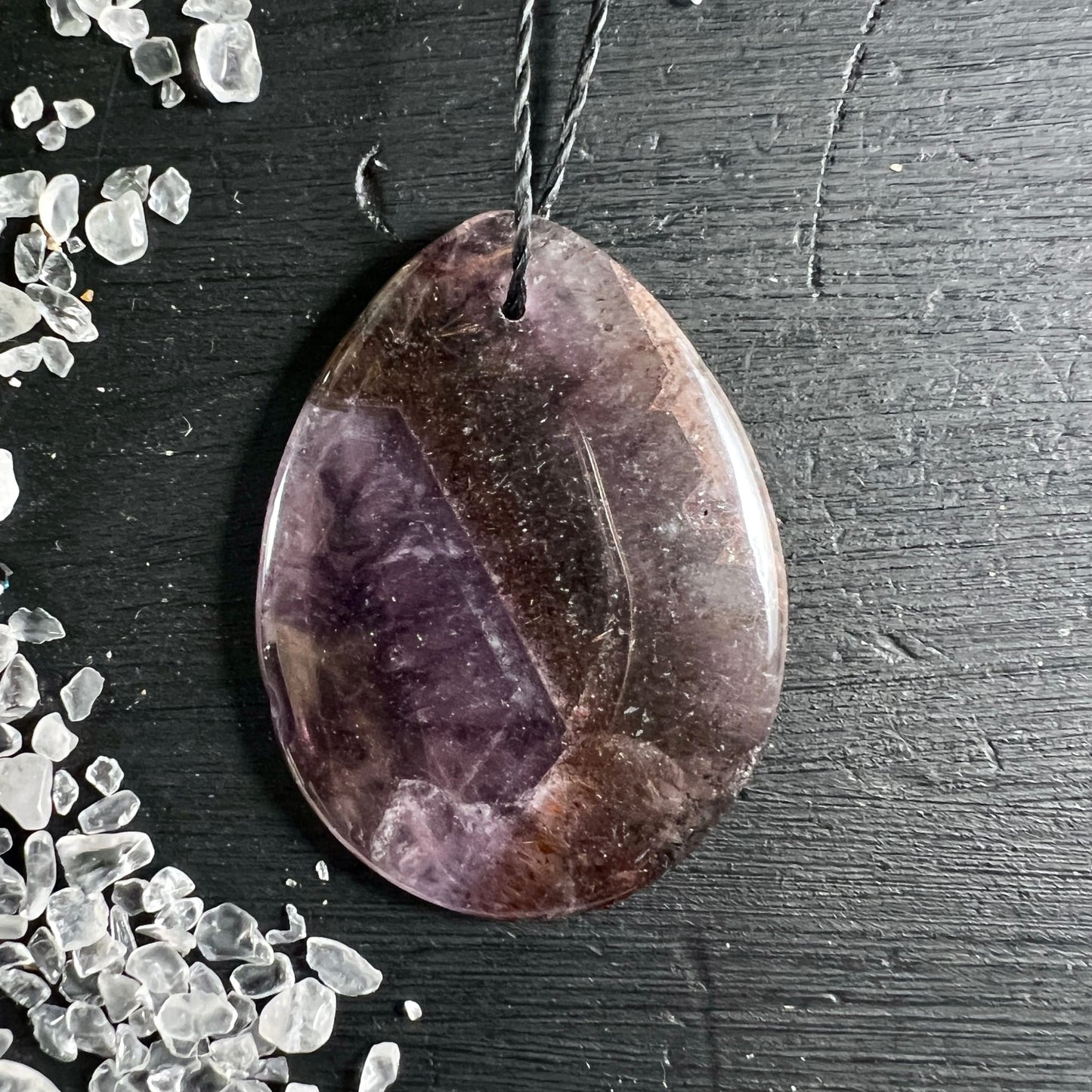 Super Seven Anhänger tropfenförmig, violett-braun, Rutileinschlüsse, 42x33mm | Happy Minerals