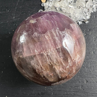 Super Seven Kugel 39mm violett-braun mit Einschlüssen, poliert, Melody Stone | Happy Minerals