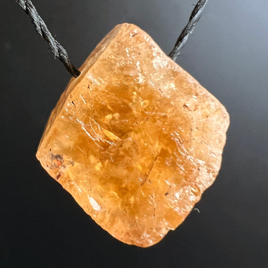 Imperial Topas Anhänger | am Lederband | orange-goldener Glanz | Happy Minerals Unikat
