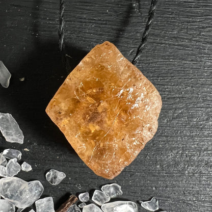 Imperial Topas Rohstein | Brasilien | honigfarben | glänzende Fläche | Happy Minerals Unikat