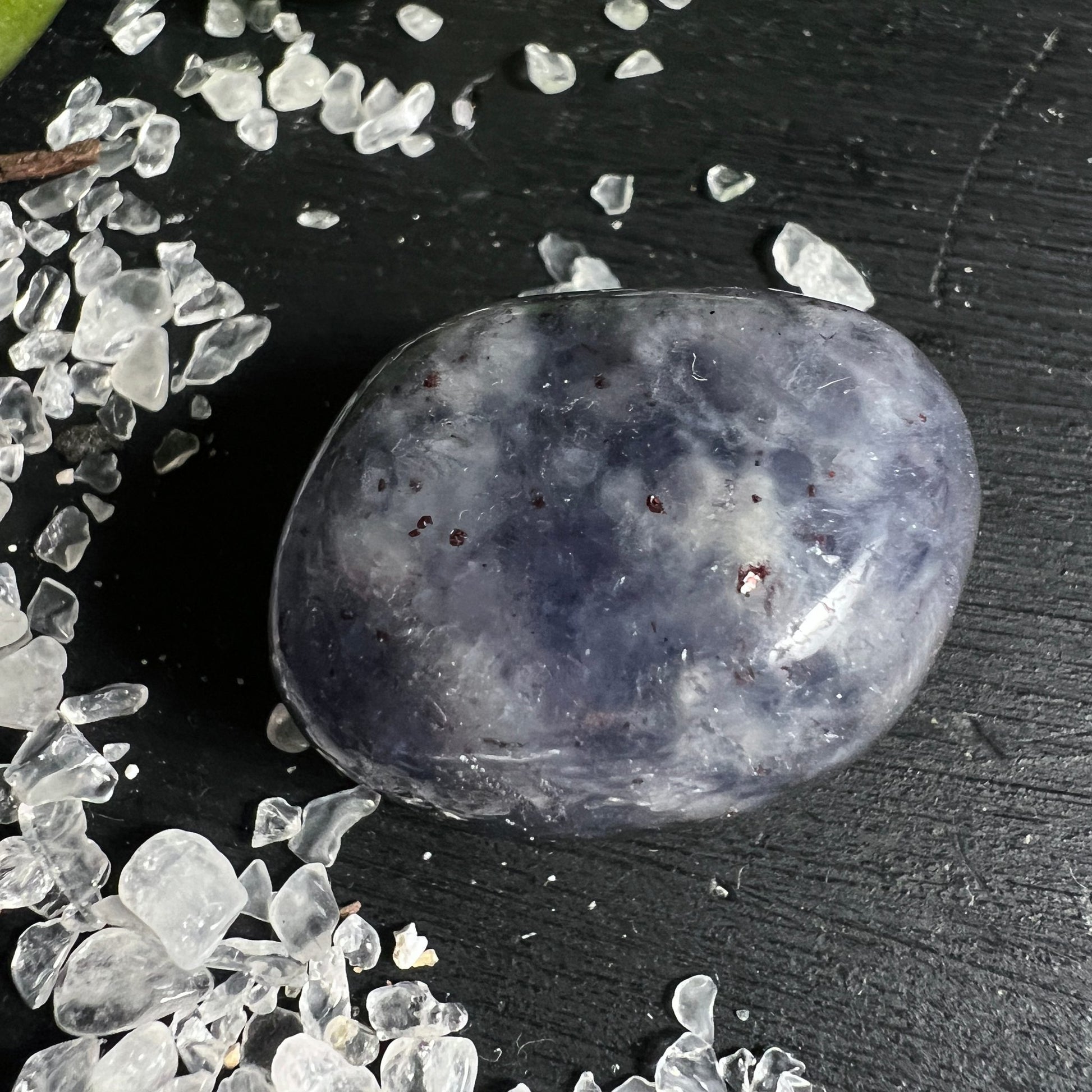 Iolith Kollektion | 8 Wassersaphire | verschiedene Größen Cordierit | Happy Minerals