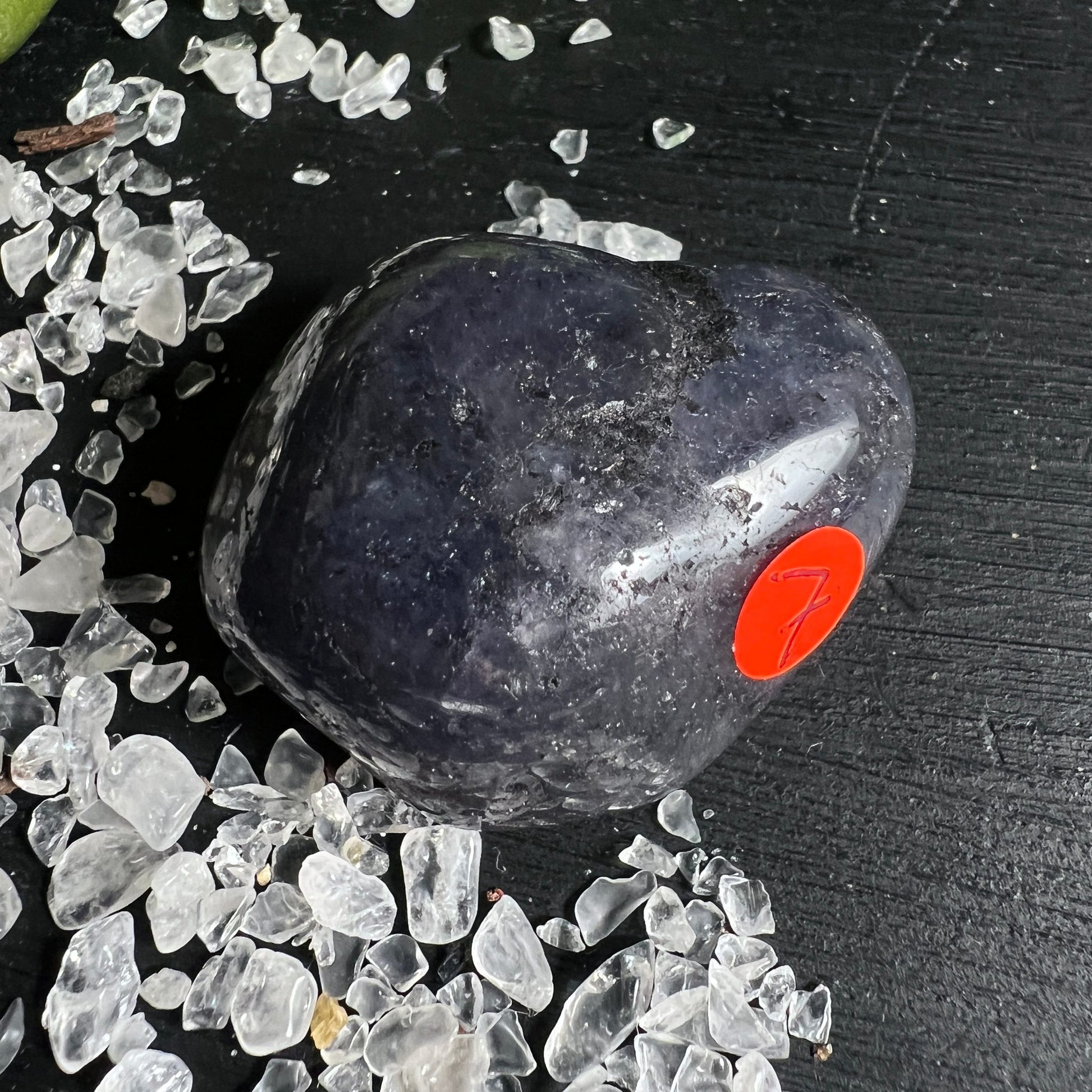 Iolith Trommelstein 7 | violett-blau Nuancen | Wassersaphir Indien | Happy Minerals Shop