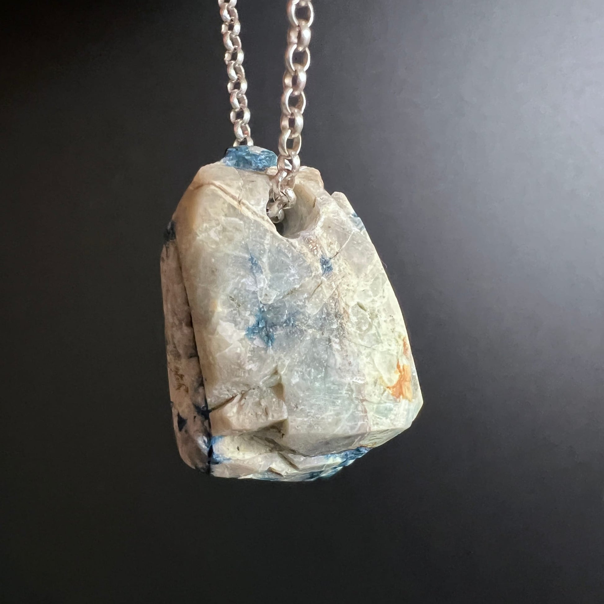 kalkstein mit azurit-malachit einschluss | Ansicht 11 | Happy Minerals