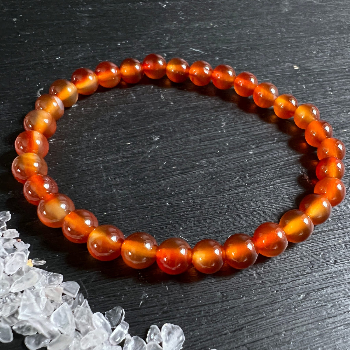 Karneol Armband | warmes Bernstein-Orange | großer Perlen 6mm | Detailansicht | Happy Minerals