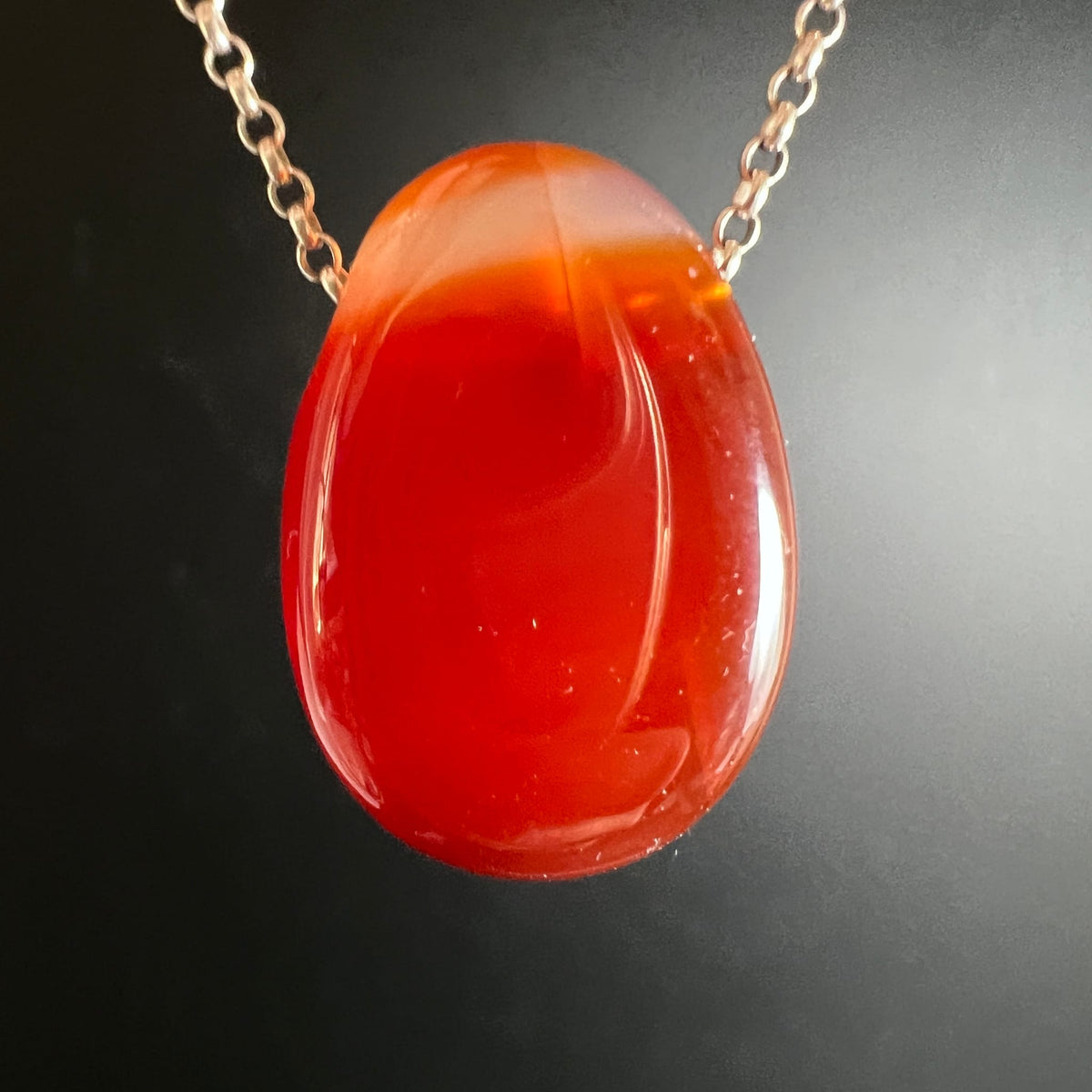 Karneol an Silberkette | leuchtendes Orange-Rot | edler Schmuckstein | Happy Minerals