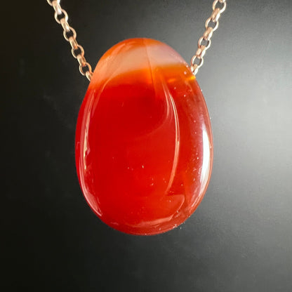 Karneol an Silberkette | leuchtendes Orange-Rot | edler Schmuckstein | Happy Minerals