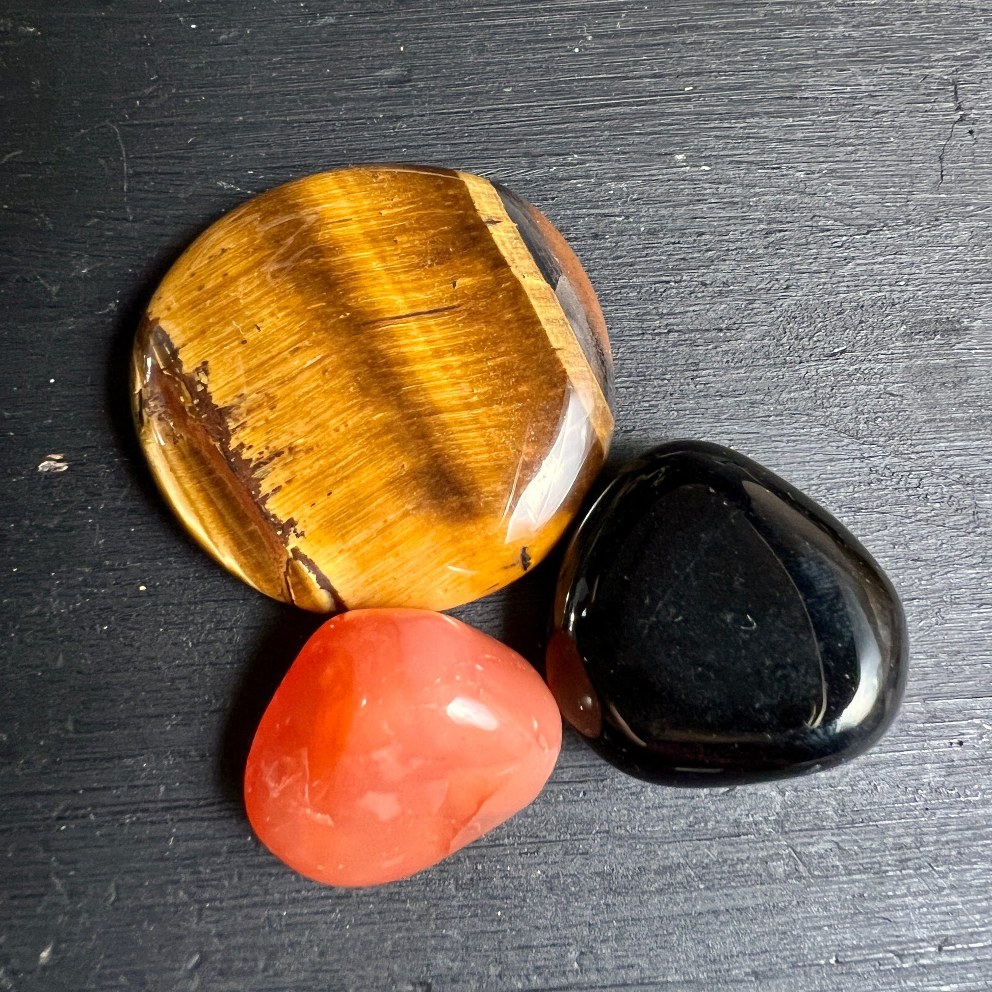 Karneol Tigerauge Regenbogenobsidian | polierte Steine Detailaufnahme | chatoyante Effekte | Happy Minerals