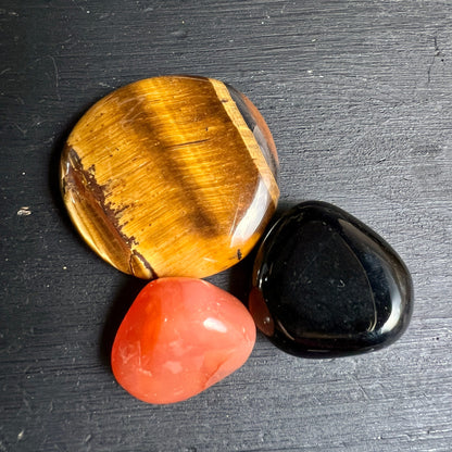 Karneol Tigerauge Regenbogenobsidian | polierte Steine Detailaufnahme | chatoyante Effekte | Happy Minerals