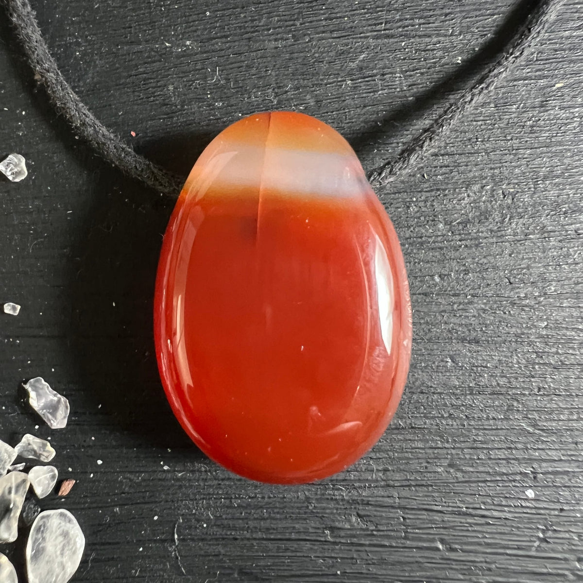 Karneol | Tropfenform | Madagaskar | Orange-Rot-Verlauf | Unikat | Happy Minerals