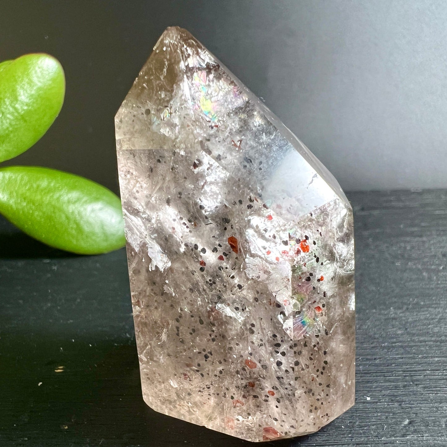 Kristallklarer Haematitquarz | spektakulaere Einschluesse | Naturkunstwerk | lebendige Farben | Madagaskar | Happy Minerals