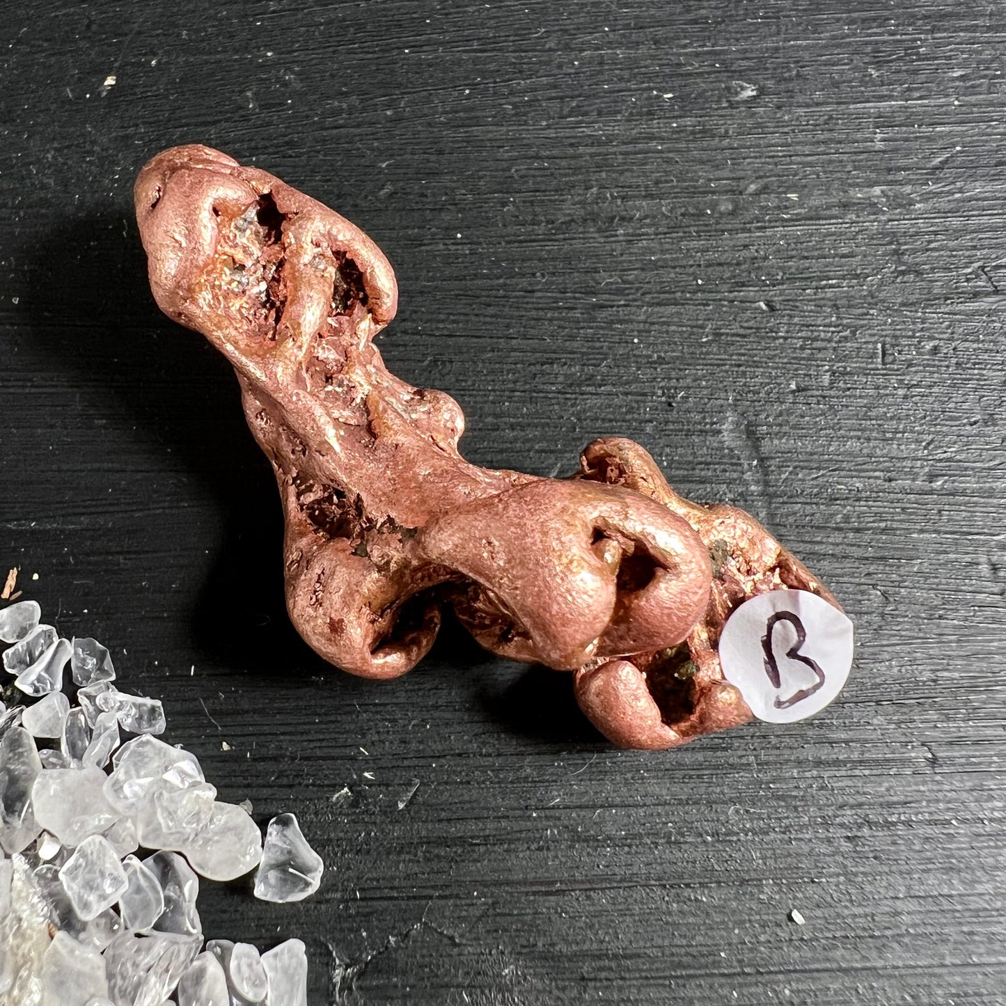 Kupfer-Nugget Variante B | verschlungene Form | rötlich-rosa Glanz | Happy Minerals
