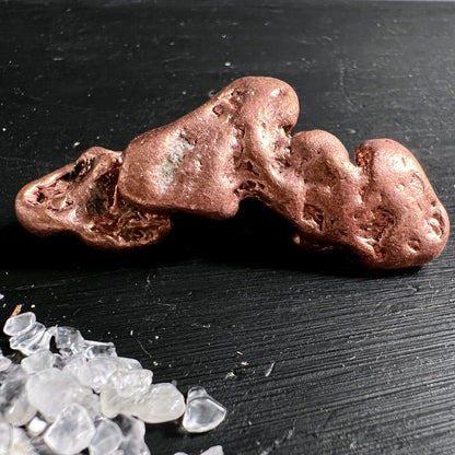 Kupfer-Nugget Variante B | Seitenansicht | filigrane Verästelungen | Happy Minerals