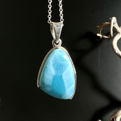 Larimar Anhänger 40mm in 925er Silberfassung, karibikblau | Happy Minerals