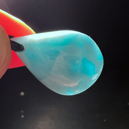 Larimar im Gegenlicht | durchscheinende Türkis-Töne | magischer Glanz | Happy Minerals Unikat