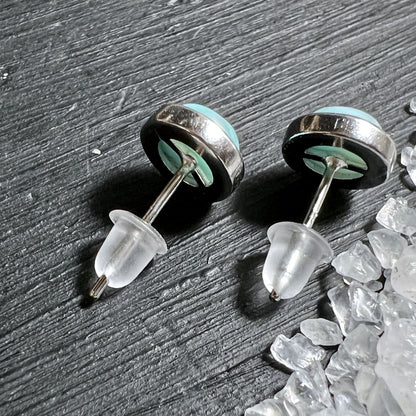 Jeder Larimar Ohrstecker ist ein Unikat, naturbelassen die Rückansicht | Happy Minerals