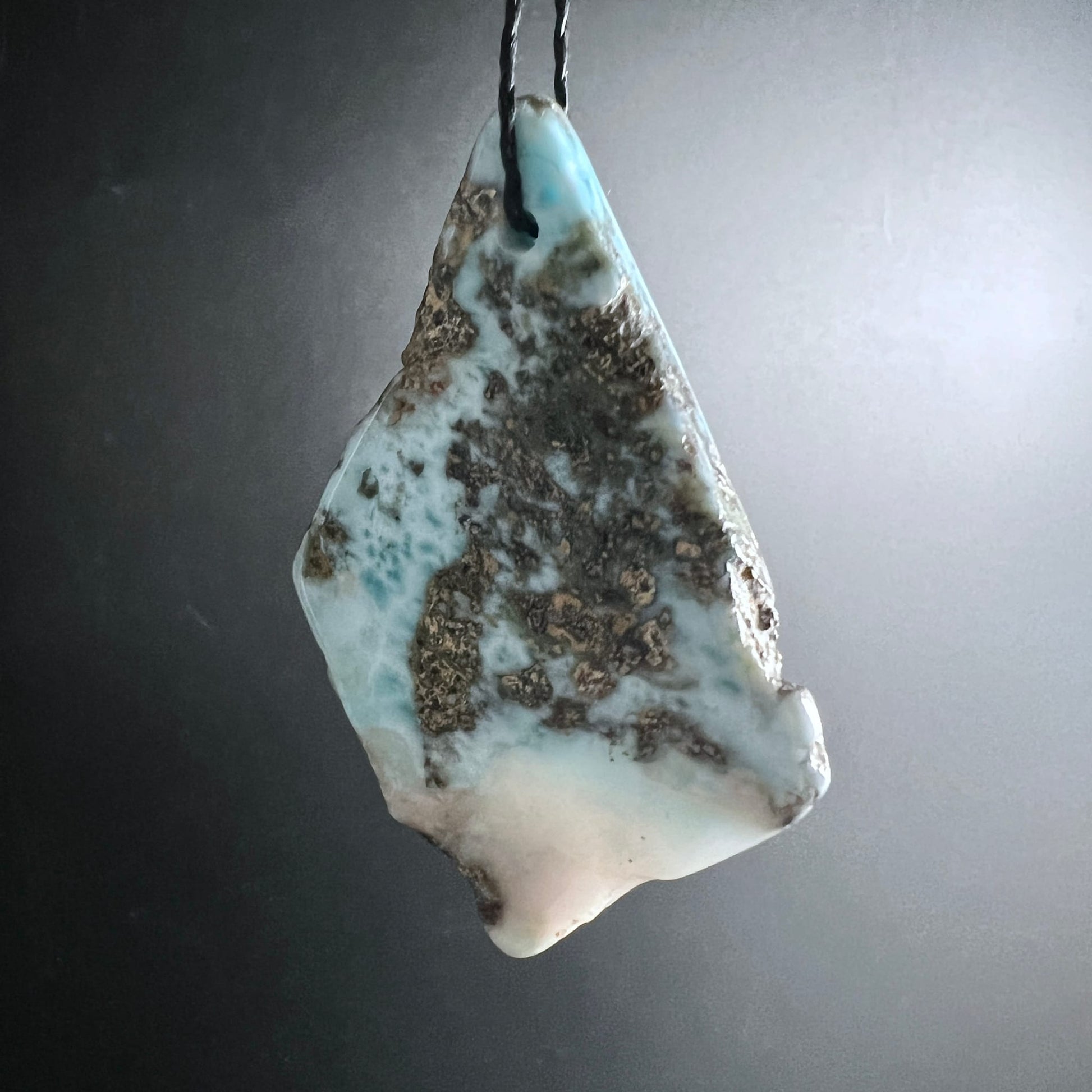 Larimar | Scheibe | Naturstein | Bronze-Einschlüsse | Dominikanische Republik | Unikat | Happy Minerals