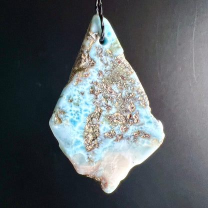 Larimar | Meeresblau | Goldene Einsprengsel | Rohschliff | Dominikanischer Stein | Happy Minerals
