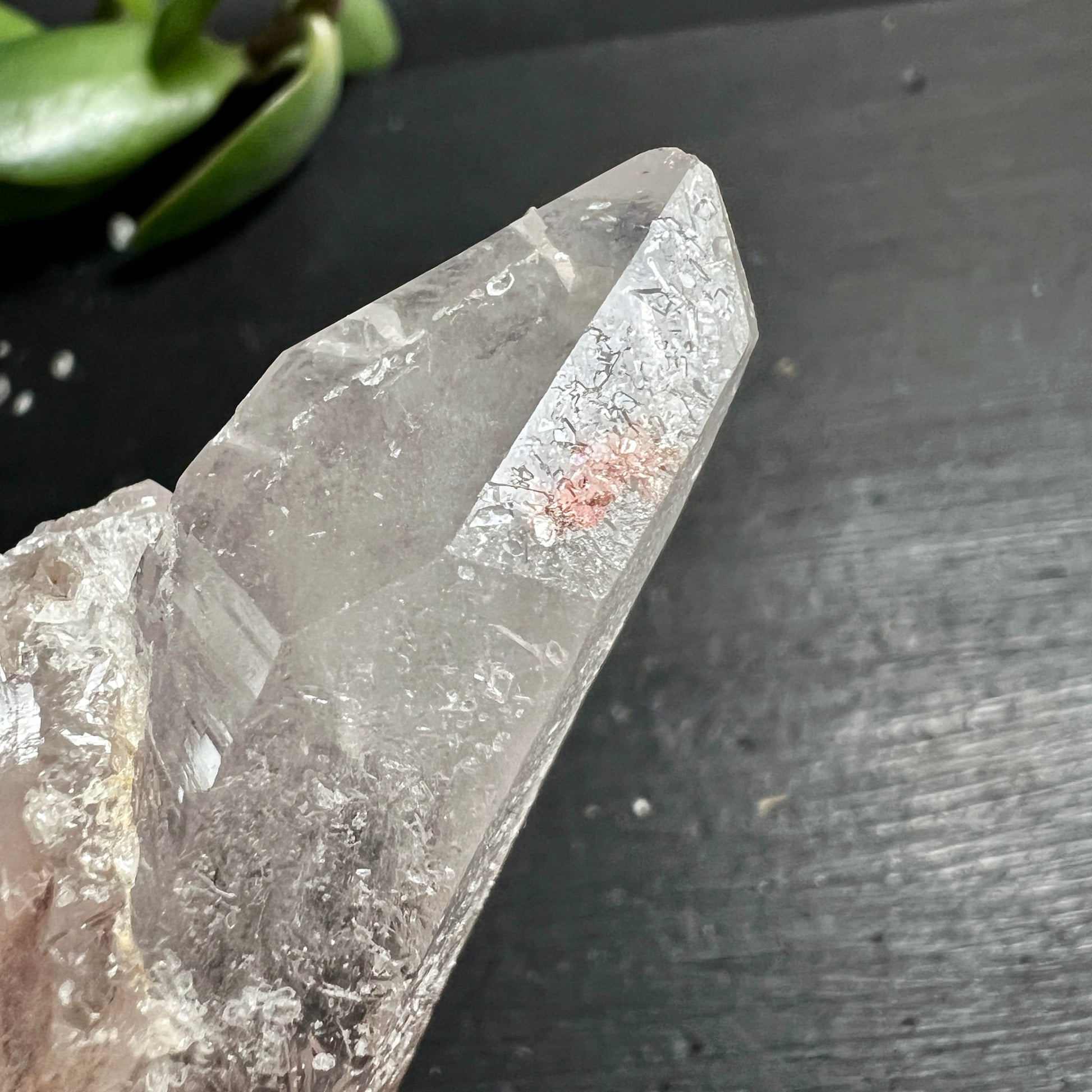 Lemuria Quarz Doppelender | zweite Spitze mit rosafarbenem Phantom | glänzende Facetten | Happy Minerals
