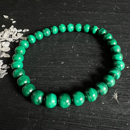 Malachit | Armband | 6/8mm | Kongo | tiefgrüne Bänderung | dunkles Holz | Bergkristall-Splitter | Happy Minerals | Variante E