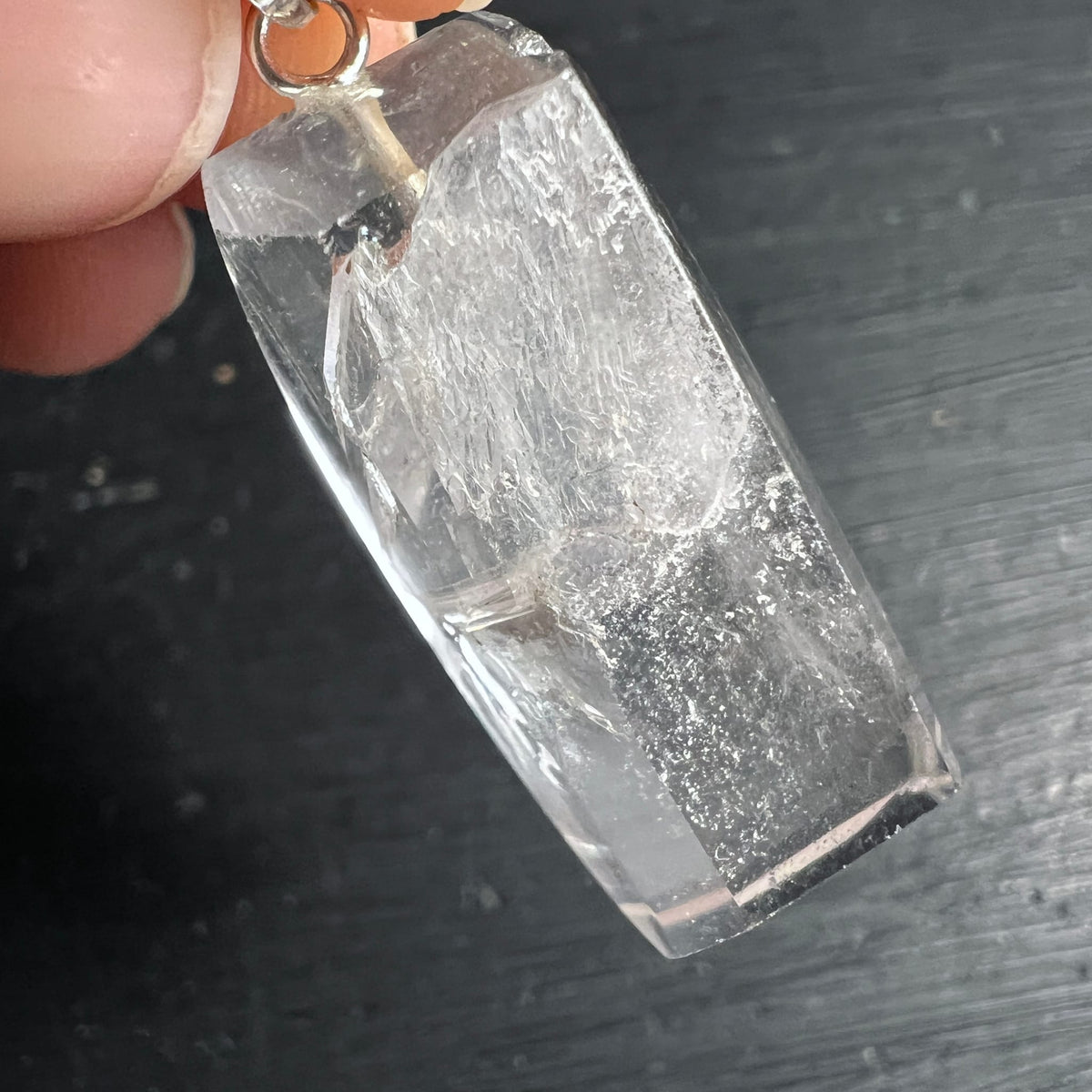 Bergkristall Anhaenger klar mit eingewachsener Spitze, stabfoermig, silberne Oese | Happy Minerals