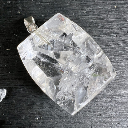 Manifestationsquarz Rechteck | glasklar | innere Kristallwelt | Brasilien | Unikat | Happy Minerals