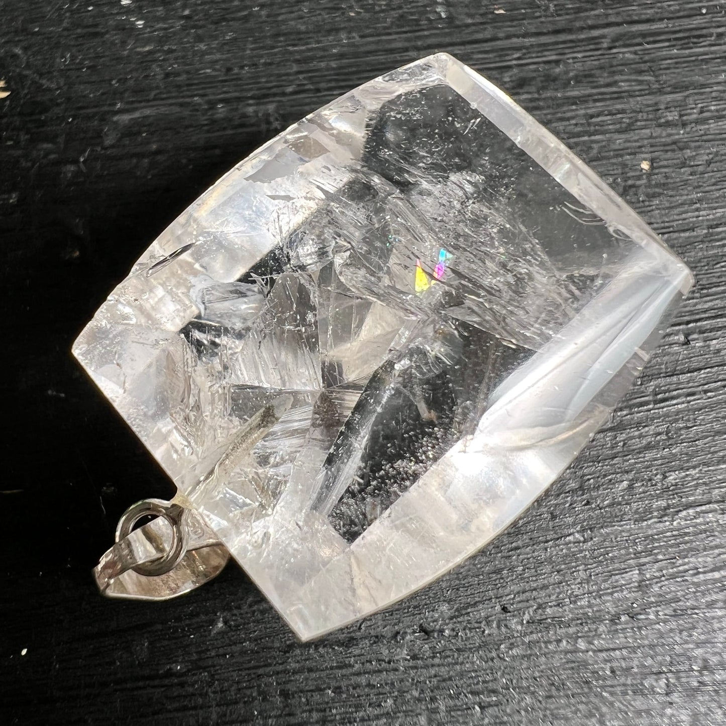 Manifestationsquarz Pendant | Seitenansicht | Regenbogenreflex | klare Tiefe | Brasilien | Happy Minerals