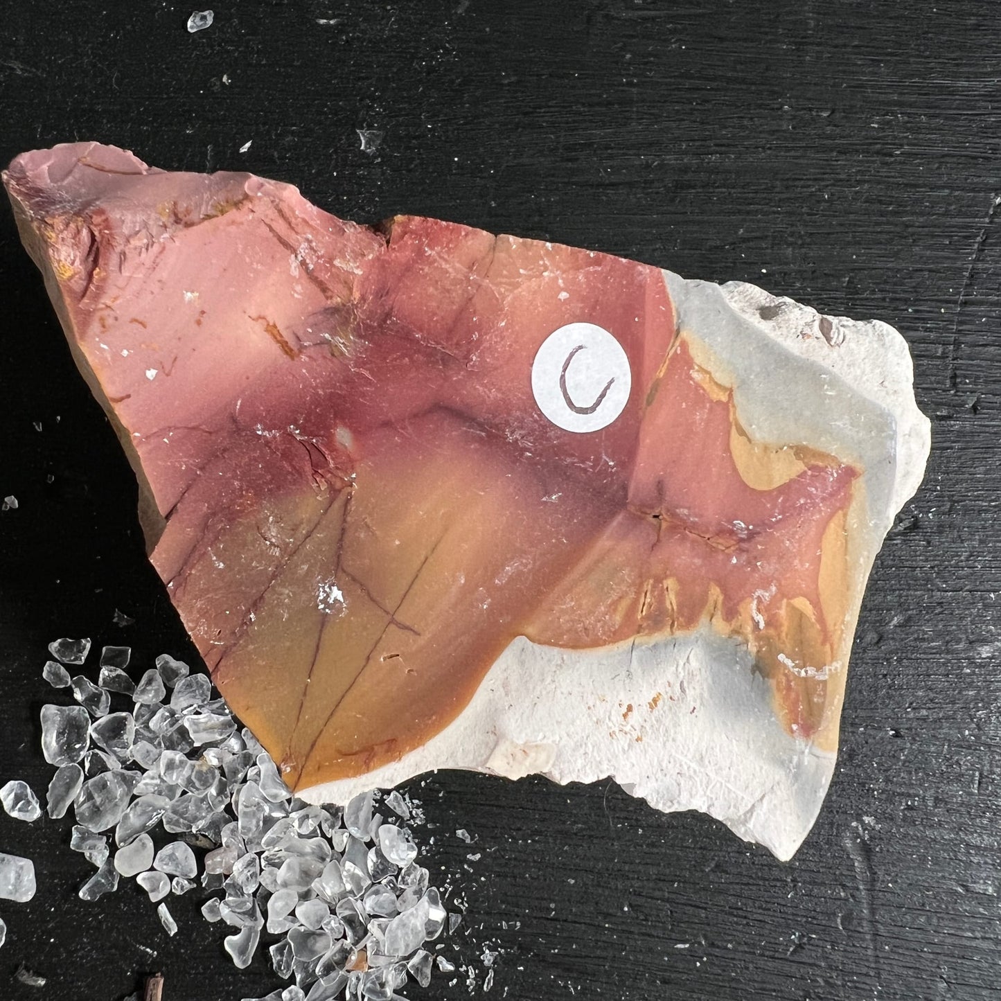 Mookait Hornstein Rohstein | Variante C | rosarote Marmorierung | cremeweißer Rand | Australien | Happy Minerals