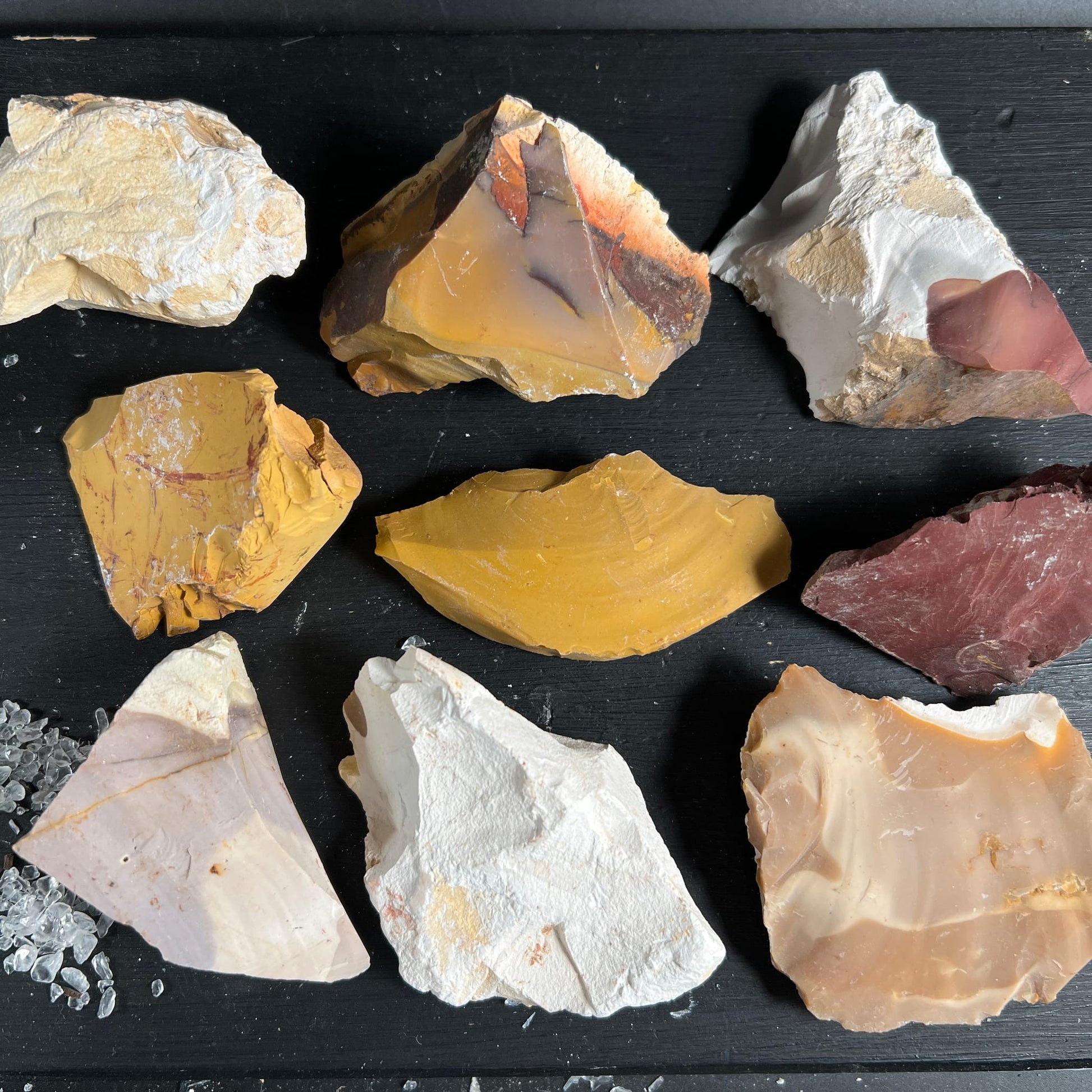 Mookait Hornstein Rohsteine | Draufsicht Variante A-H | erdige Farbtöne | Australien | Happy Minerals