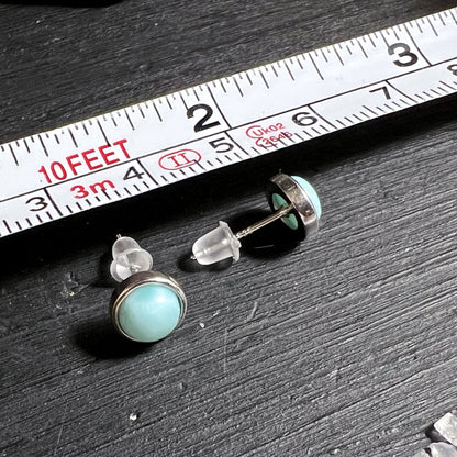 Karibik Larimar Ohrstecker, leuchtend blau-türkis | Happy Minerals