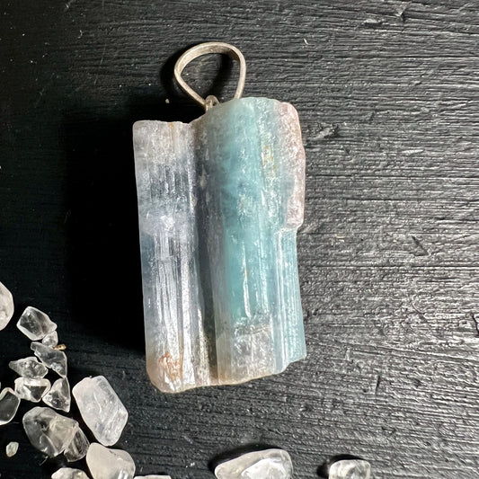 Paraiba Turmalin Rohstein | Anhänger 925 Silber | zartes Türkis-Blau | Brasilien Unikat | Happy Minerals