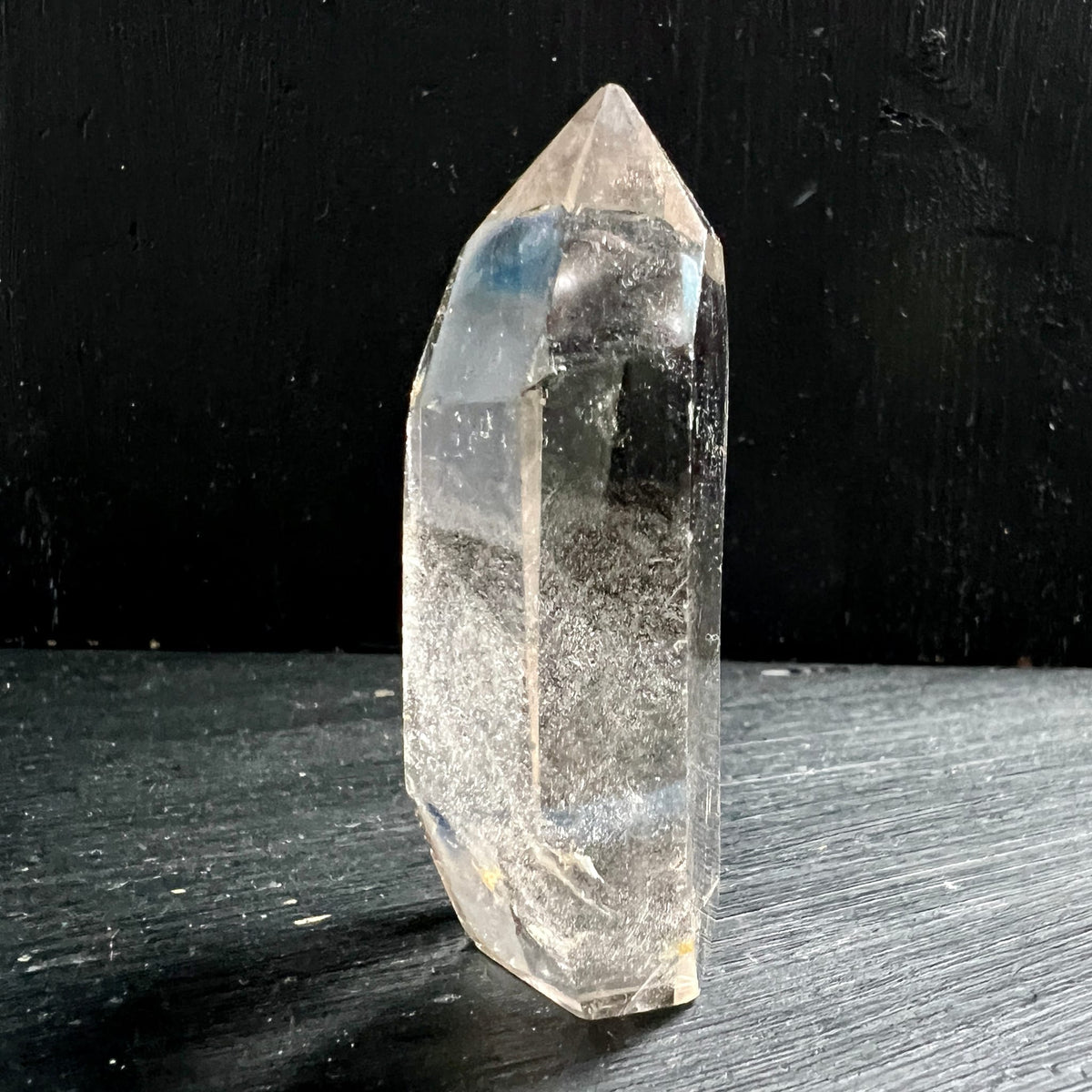 Fast farbloser Phantomquarz | sanfter Citrinhauch | Kristallspitze | Happy Minerals | Madagaskar