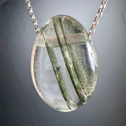 Phantomquarz Unikat | Silberkette | satte grüne Phantome | üppige Struktur | Brasilien | Happy Minerals