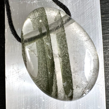 Phantomquarz von oben | markante Streifenstruktur | klare Basis | Selenit | Happy Minerals