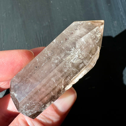 Polierter Haematitquarz | elegante Kristallform | feine Maserung | samtige Texturen | Madagaskar Mineral | Happy Minerals