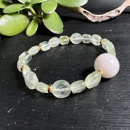 Prehnit Armband | weisse Jade | flache facettierte Perlen | Sterlingsilber vergoldet | Sukkulente | Happy Minerals
