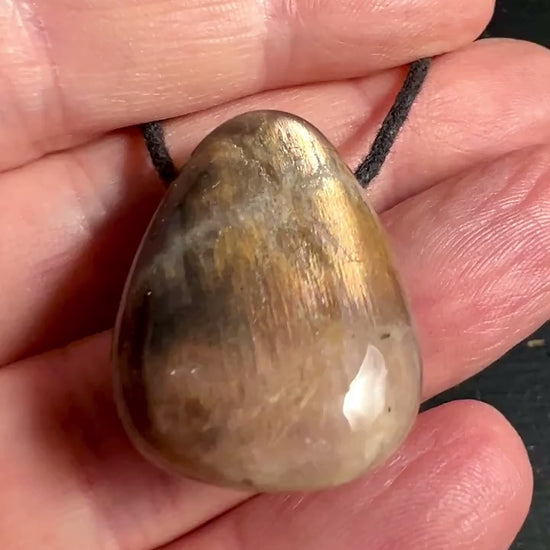 Mondstein Anhänger 3cm Indien | goldener Schimmer | Intuition Video | Happy Minerals