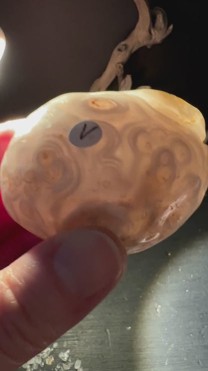 Water agate polished | Millions of years old water in the stone | Clarifies feelings