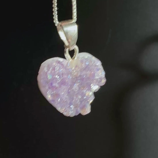 Schimmerndes Angel Aura Amethyst Herzchen, 22mm | Happy Minerals