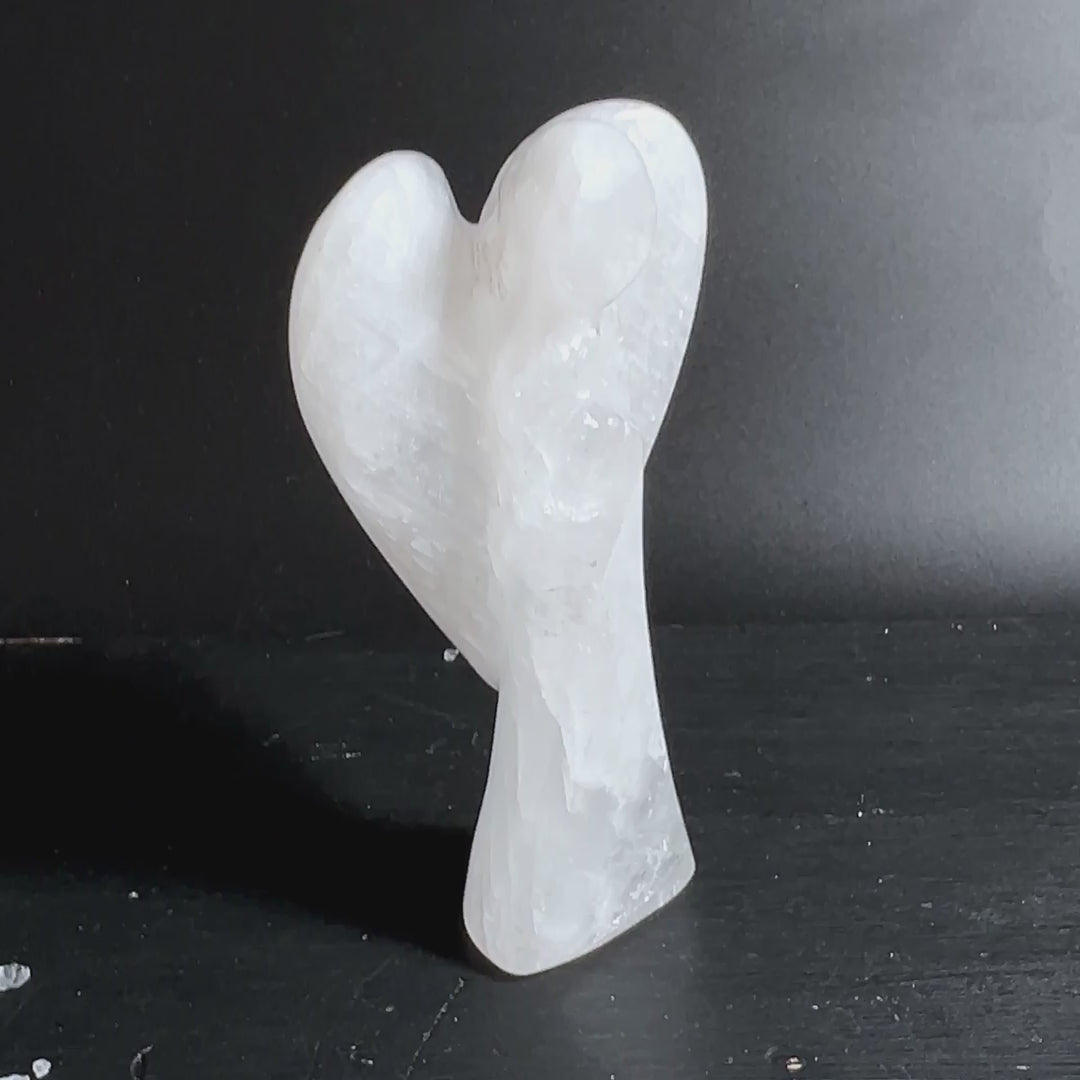 Bergkristall Engel weiß, mit sanfter Kraft | Happy Minerals