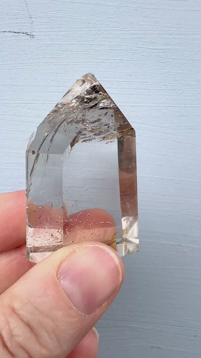 Bergkristall Phantom Spitze 50mm | Klarer Energieverstärker mit Rauchquarz-Hauch