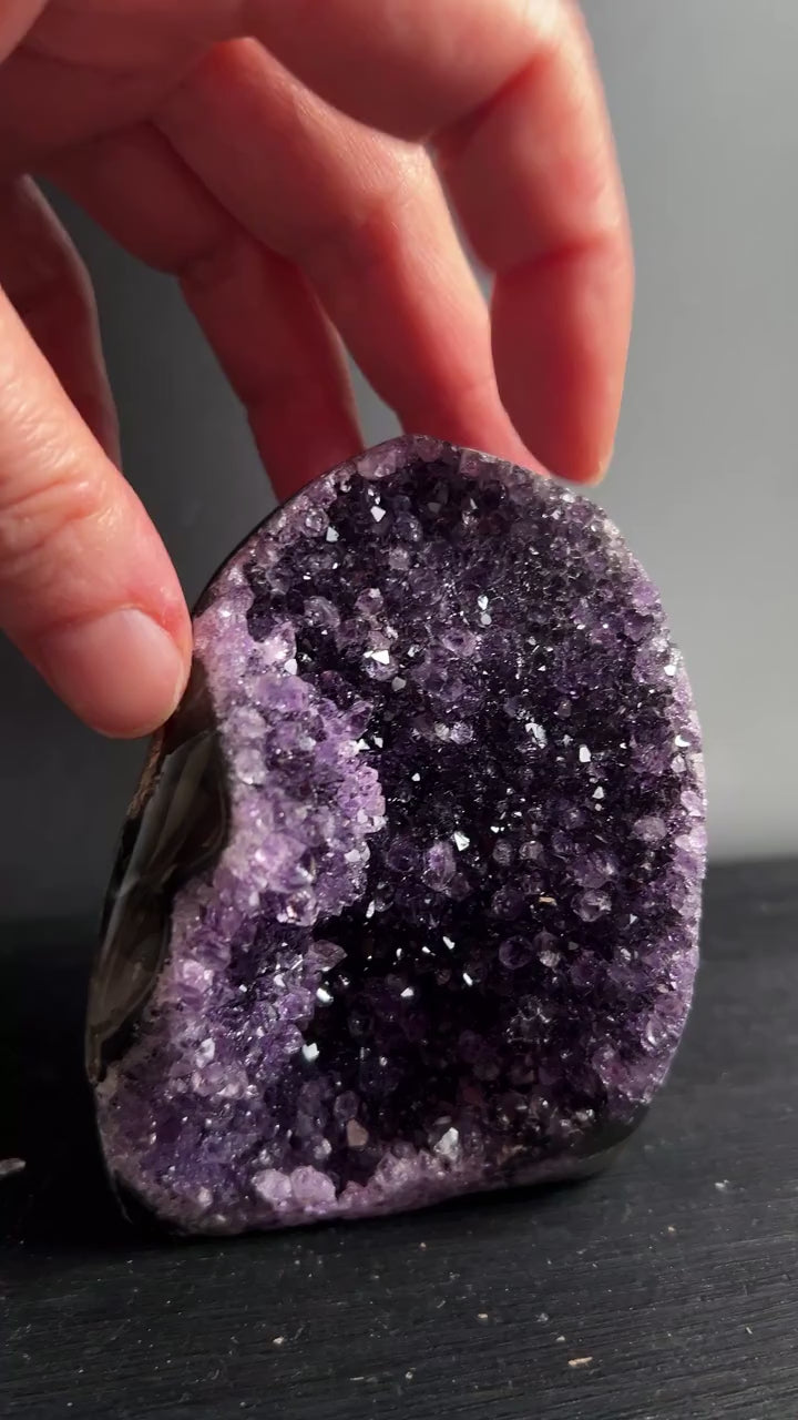 Amethyst Druse Uruguay 8cm | Schutz und Konzentration Video | Happy Minerals