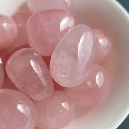 Pierre roulée en quartz rose étoilé d'environ 3 à 4 cm Quartz rose de qualité AAA