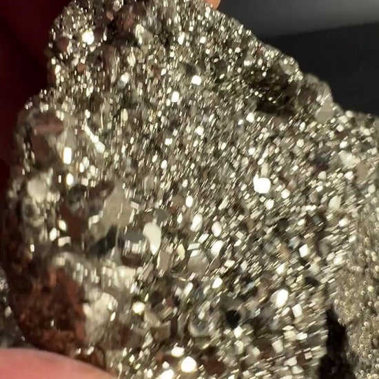 Pyrit Rohstein 5cm | Fülle-Stein für Selbstvertrauen und Erfolg Video | Happy Minerals