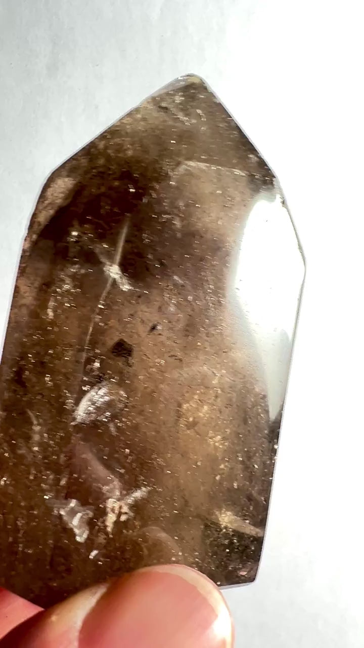 Rauchquarz Spitze 60mm | Schutz und heitere Erdung Video | Happy Minerals