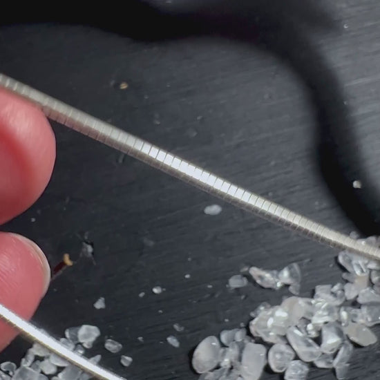 Omega Halsreif 925 Sterling Silber, handgefertigt in Italien | Happy Minerals