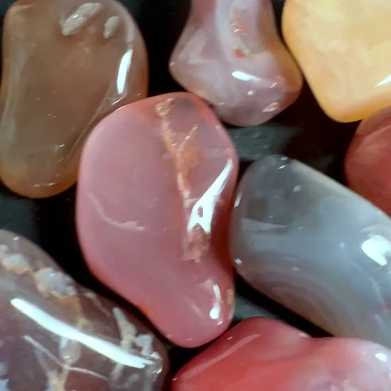 Swazi Achat Trommelstein 25-50mm | Erdung und Standfestigkeit Video | Happy Minerals