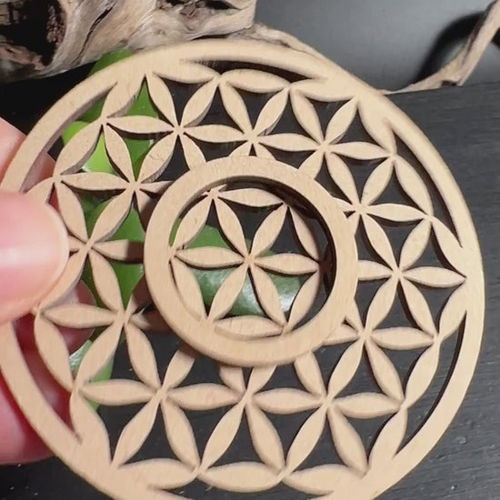 Blume des Lebens Kugelhalter 7cm mit Selenitkugel | passend für Edelsteine und Orgonkugeln | Happy Minerals