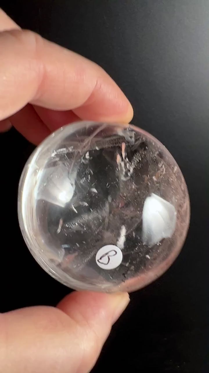 Bergkristall Handschmeichler Ufoform 55-60mm | Klarheit für das Kronenchakra Video | Happy Minerals